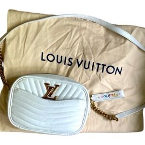 Louis Vuitton New Wave Camera Bag 2019 chipped, White, crossbody